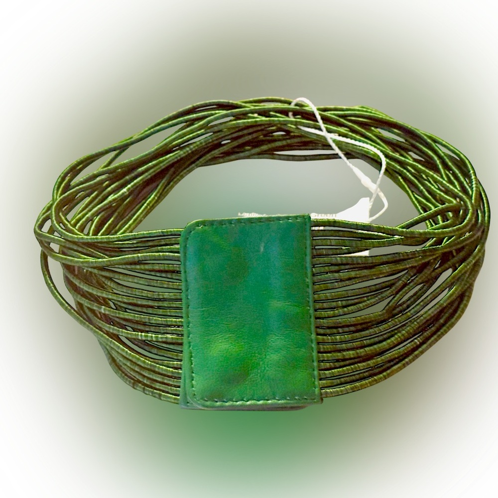 New Sassy Jones 20 Multi-Strand Green Mallika Choker
